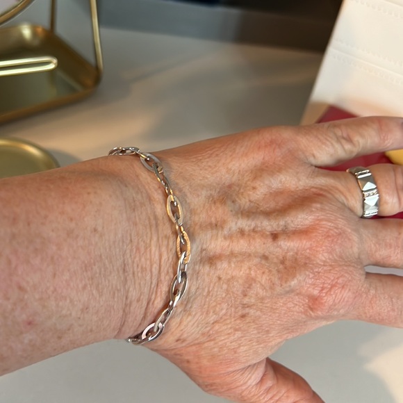 Roberto Coin 18k White Gold with Sapphire Toggle - Picture 5 of 5